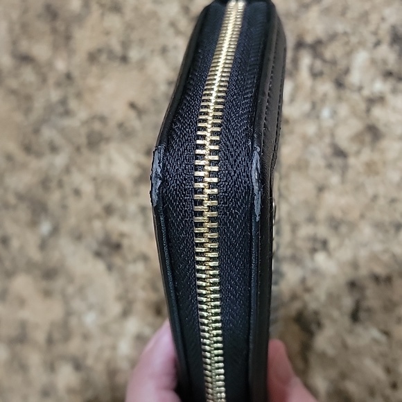 Moschino Love Graphic Black Long Wallet - Picture 7 of 17